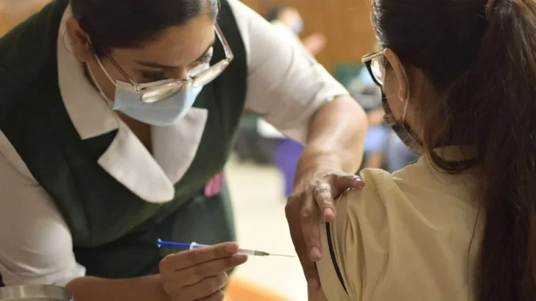 México intensifica campaña nacional de vacunación ante brote de sarampión en América